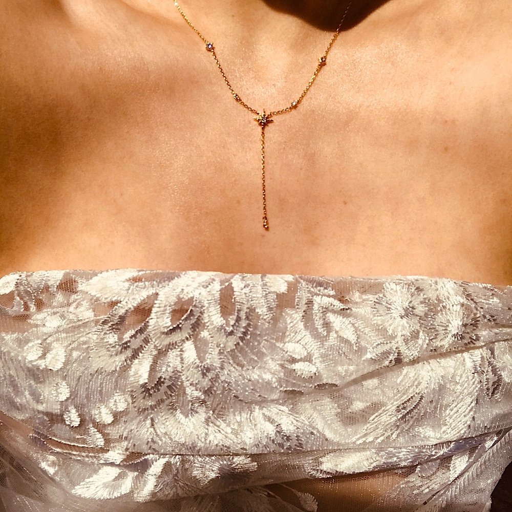 Gold dainty star necklace